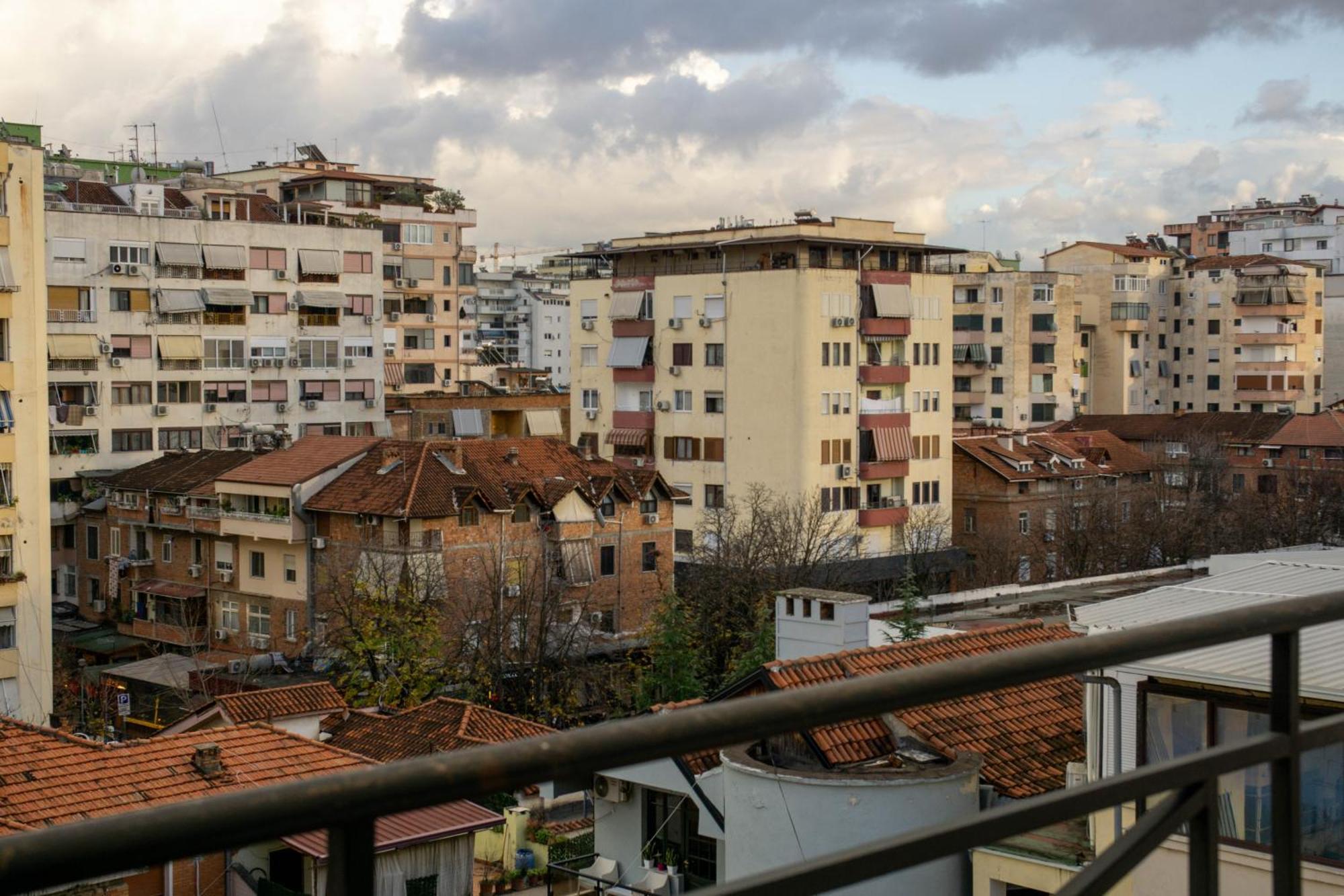 Bllok Bright Private Bedrooms With Private Bathroom On Shared Apartment Tirana Eksteriør billede