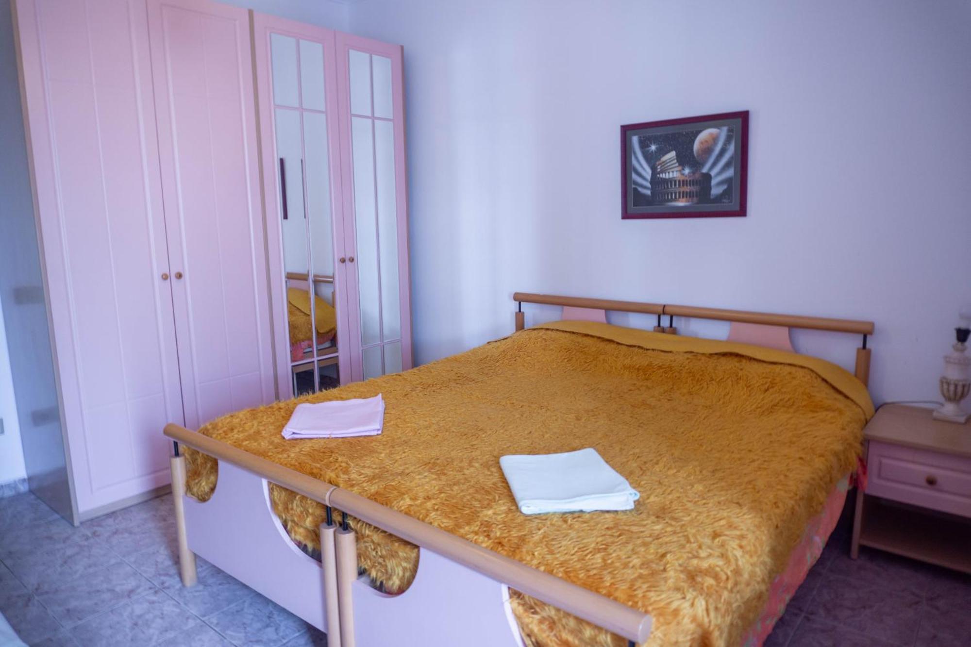 Bllok Bright Private Bedrooms With Private Bathroom On Shared Apartment Tirana Eksteriør billede