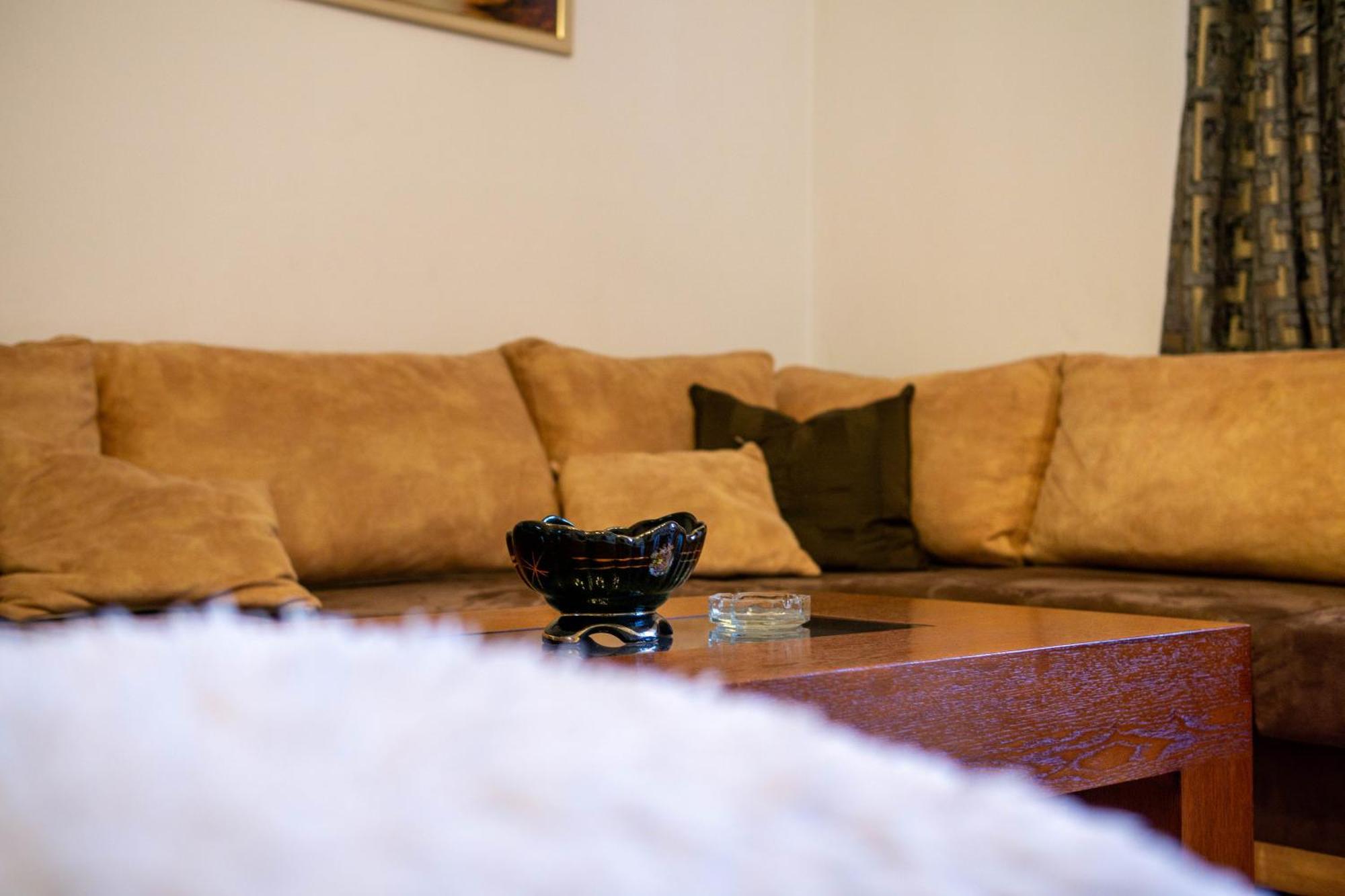 Bllok Bright Private Bedrooms With Private Bathroom On Shared Apartment Tirana Eksteriør billede