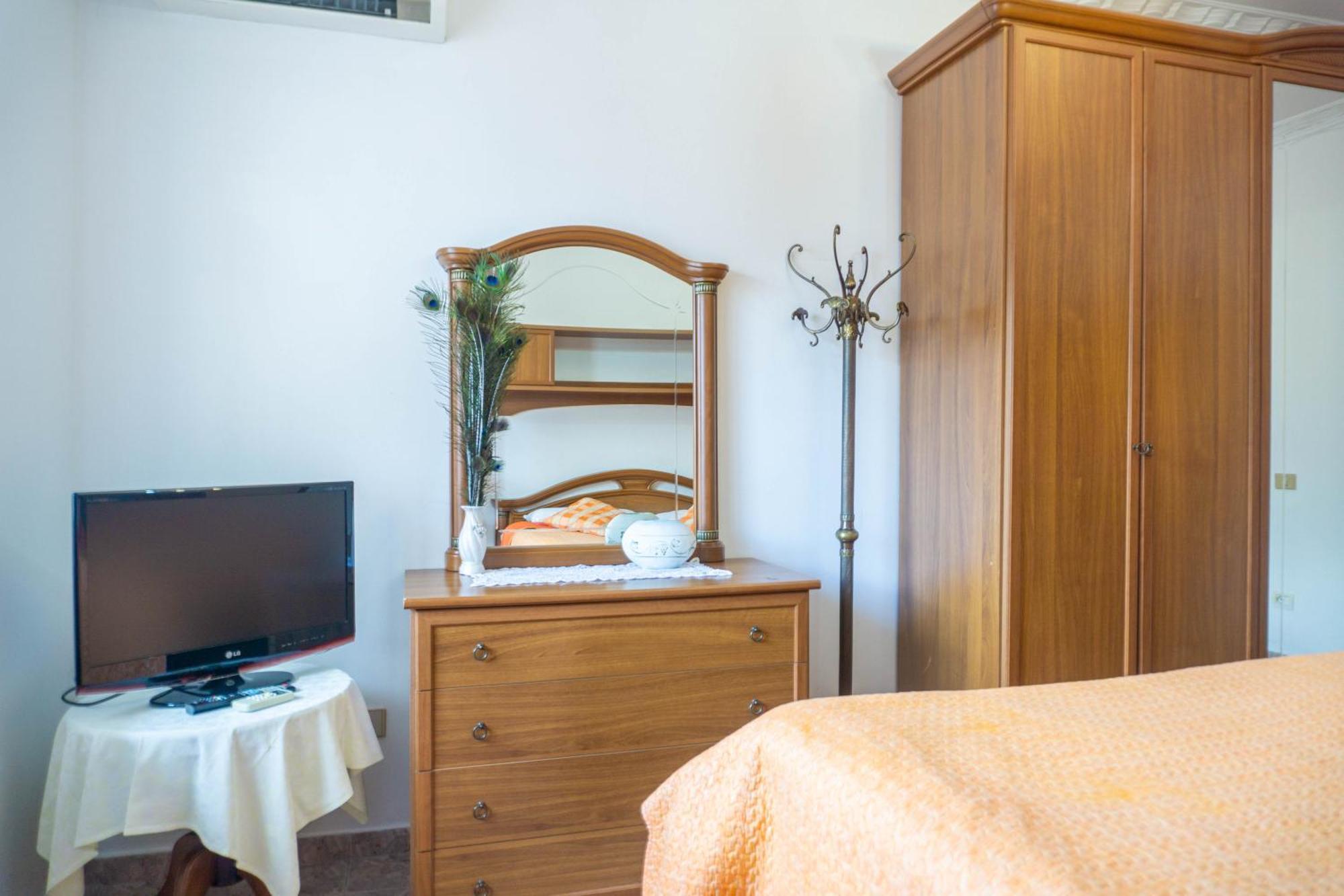 Bllok Bright Private Bedrooms With Private Bathroom On Shared Apartment Tirana Eksteriør billede