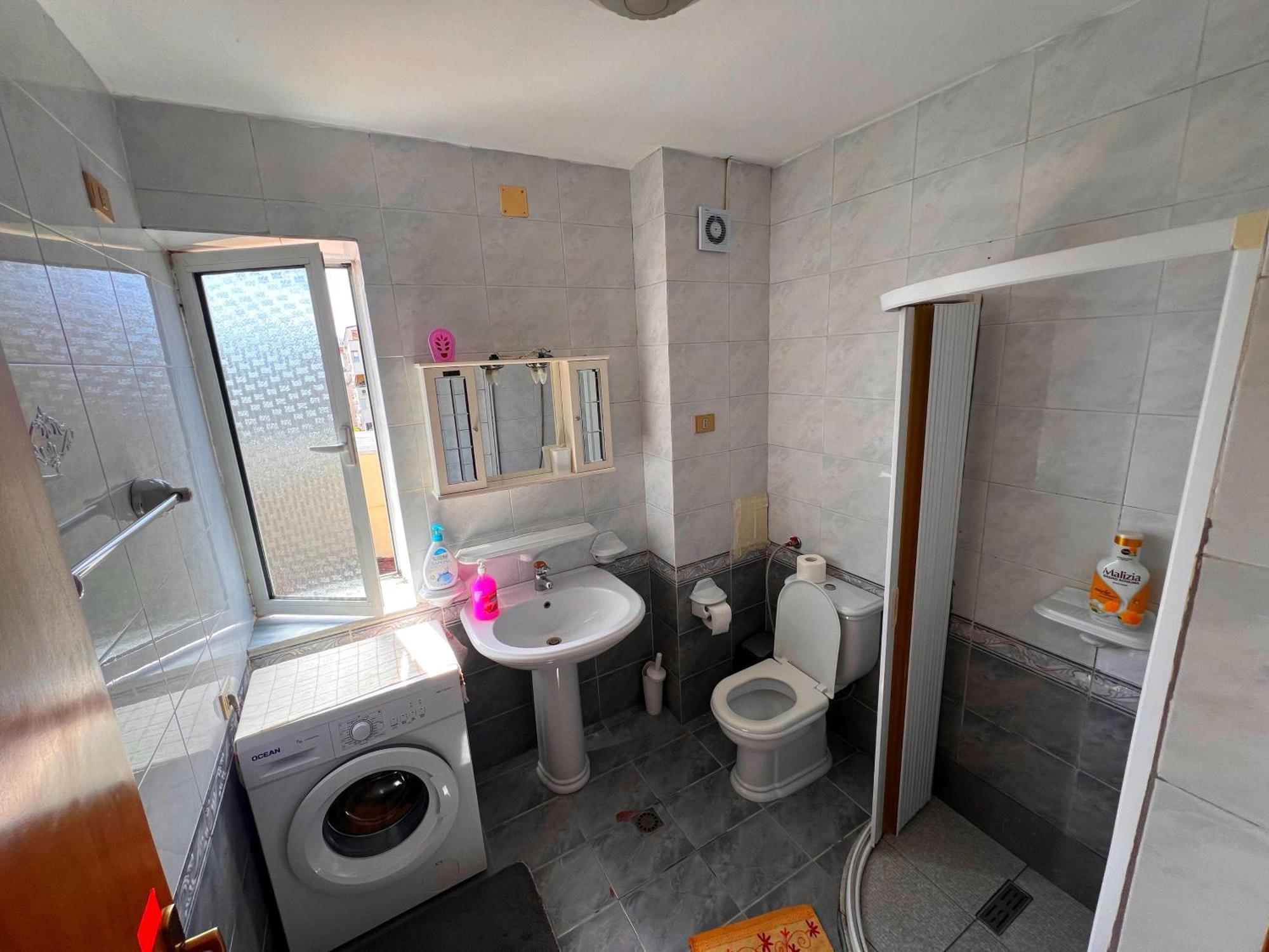 Bllok Bright Private Bedrooms With Private Bathroom On Shared Apartment Tirana Eksteriør billede