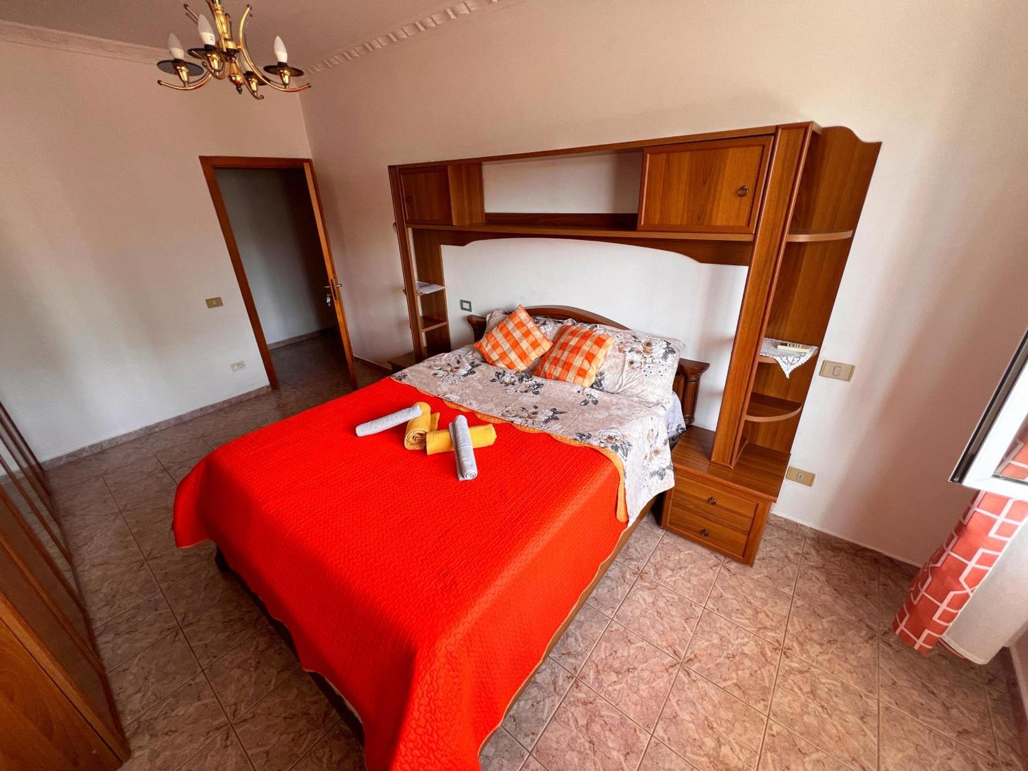 Bllok Bright Private Bedrooms With Private Bathroom On Shared Apartment Tirana Eksteriør billede