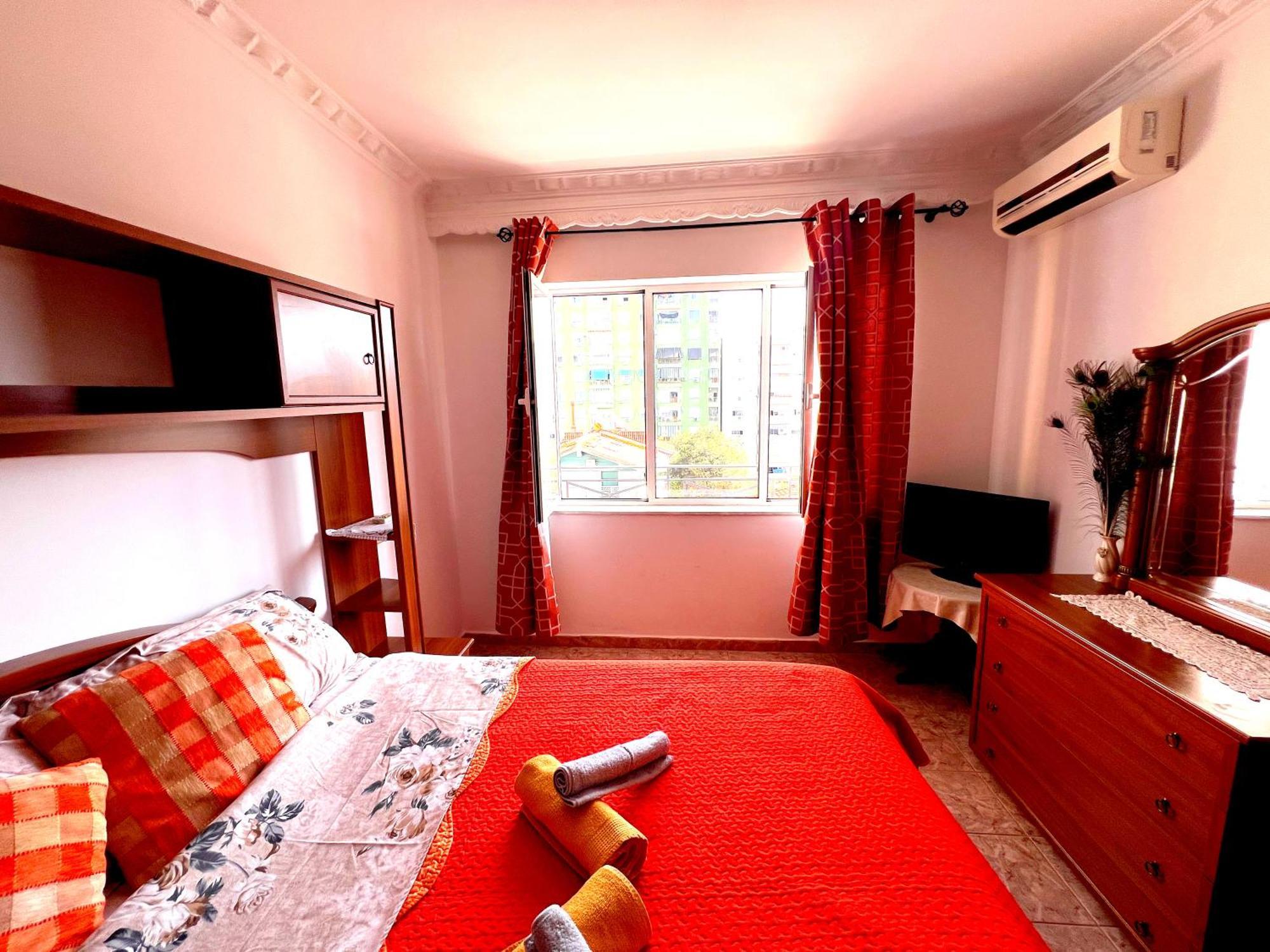 Bllok Bright Private Bedrooms With Private Bathroom On Shared Apartment Tirana Eksteriør billede