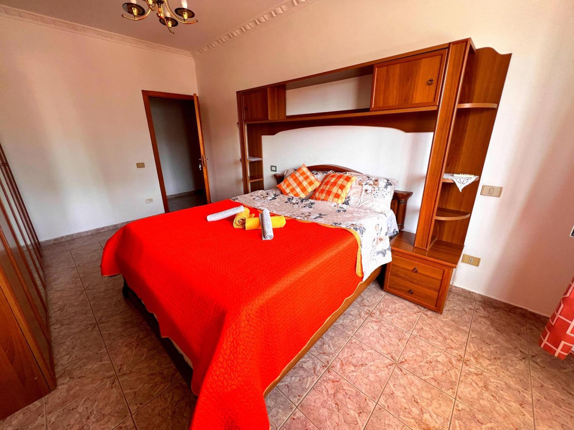 Bllok Bright Private Bedrooms With Private Bathroom On Shared Apartment Tirana Eksteriør billede